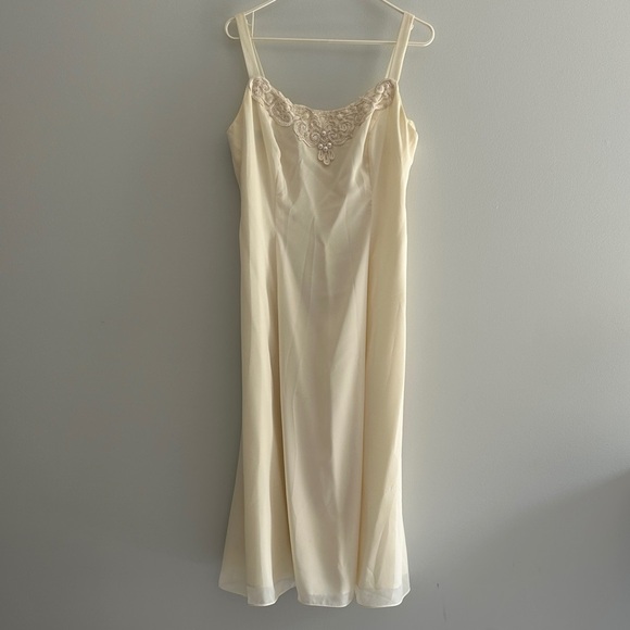 Aspeed Cream Lace Detail Chemise - Picture 1 of 2